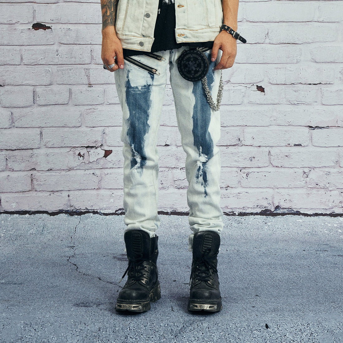 VENTUREK Distressed Washed Zippered Studded Slim Jeans-Jeans-S-Free Shipping Leatheretro