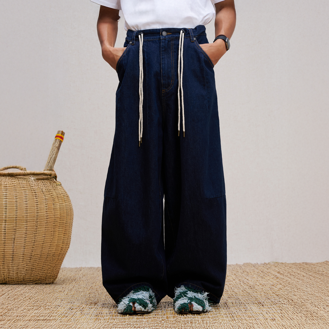 UNLIMITED MOTE Washed Paneled Wide-Leg Jeans