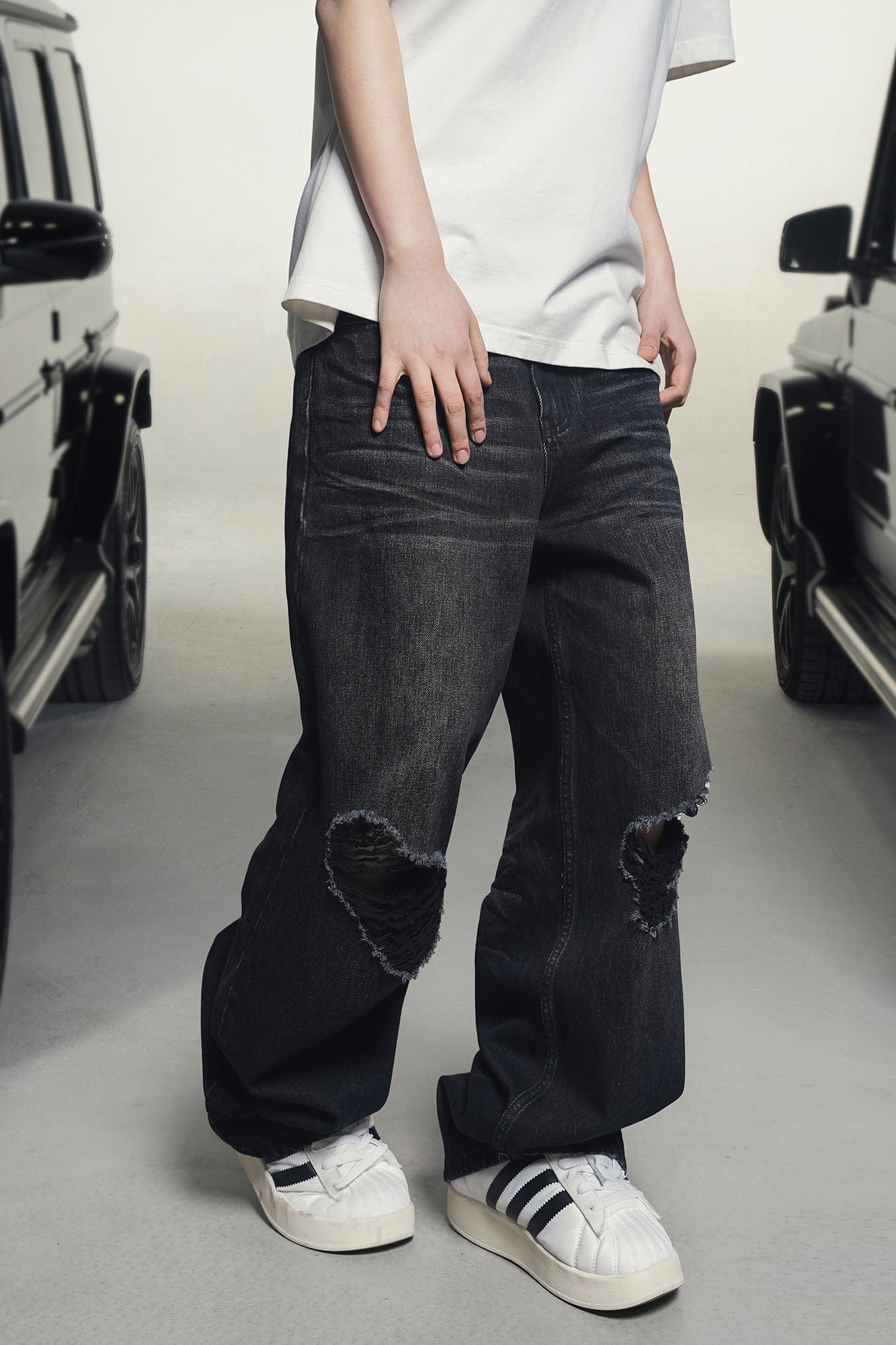 MAKEMORE Retro Washed Ripped Straight-Leg Jeans-Jeans-S-Free Shipping Leatheretro