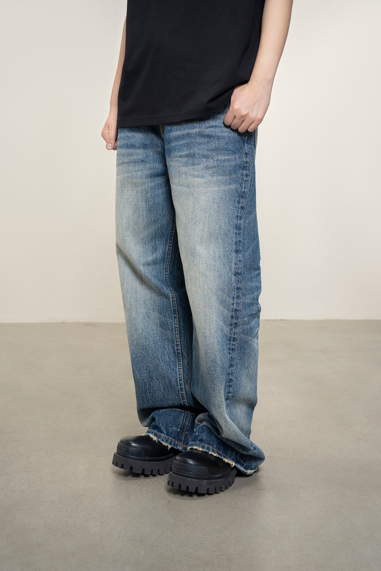 MAKEMORE Retro Washed Frayed Edge Jeans-Jeans-S-Free Shipping Leatheretro