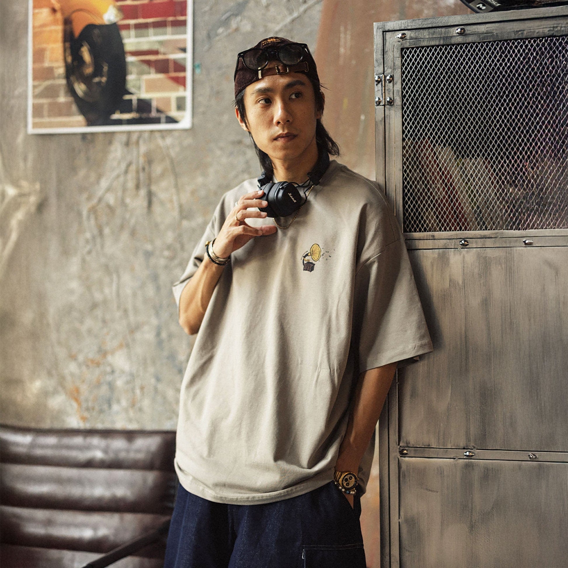 BANANA CLUB Gramophone Graphic Sorona Oversized T-Shirt-T Shirt-S-Coffee-Free Shipping Leatheretro