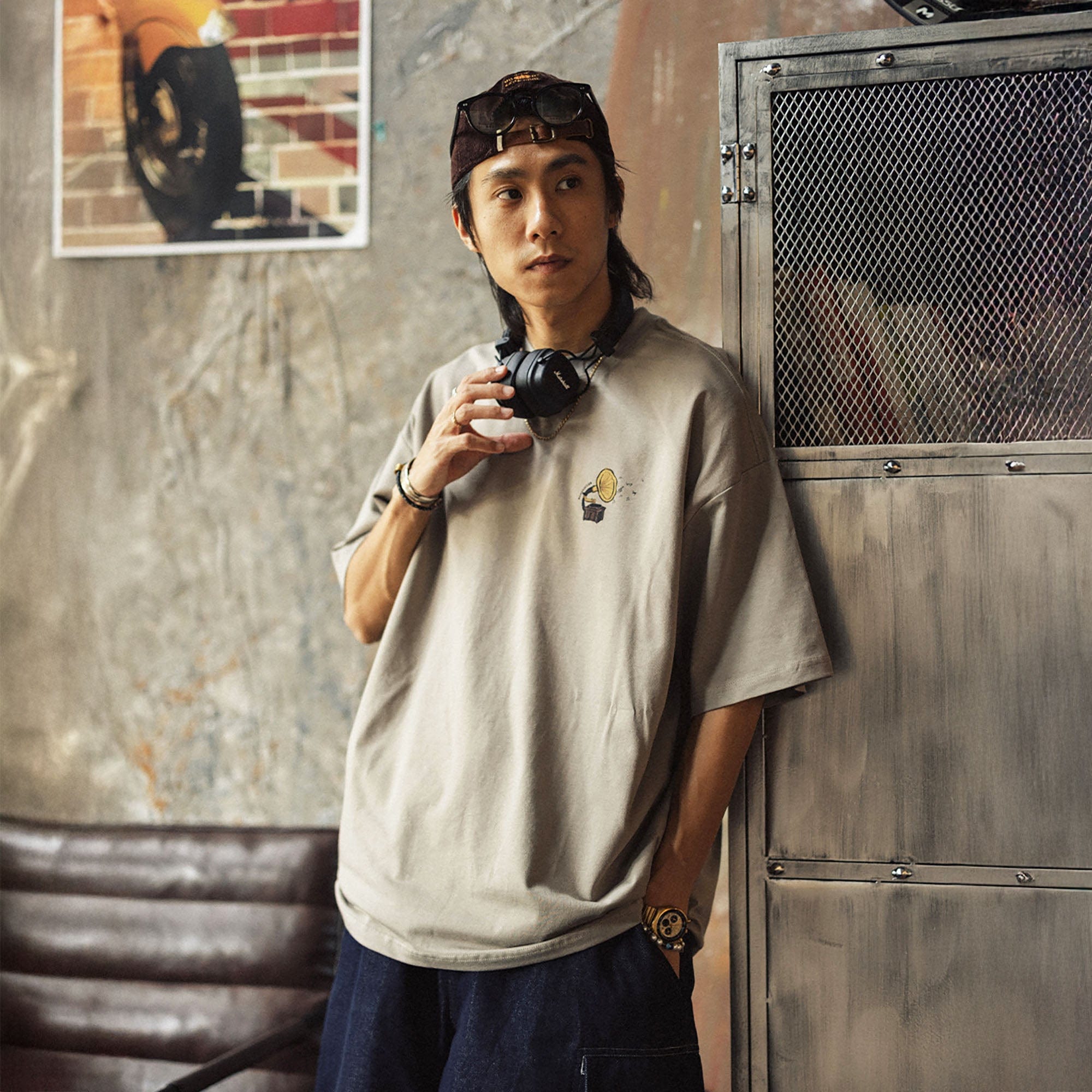 BANANA CLUB Gramophone Graphic Sorona Oversized T-Shirt-T Shirt-S-Coffee-Free Shipping Leatheretro