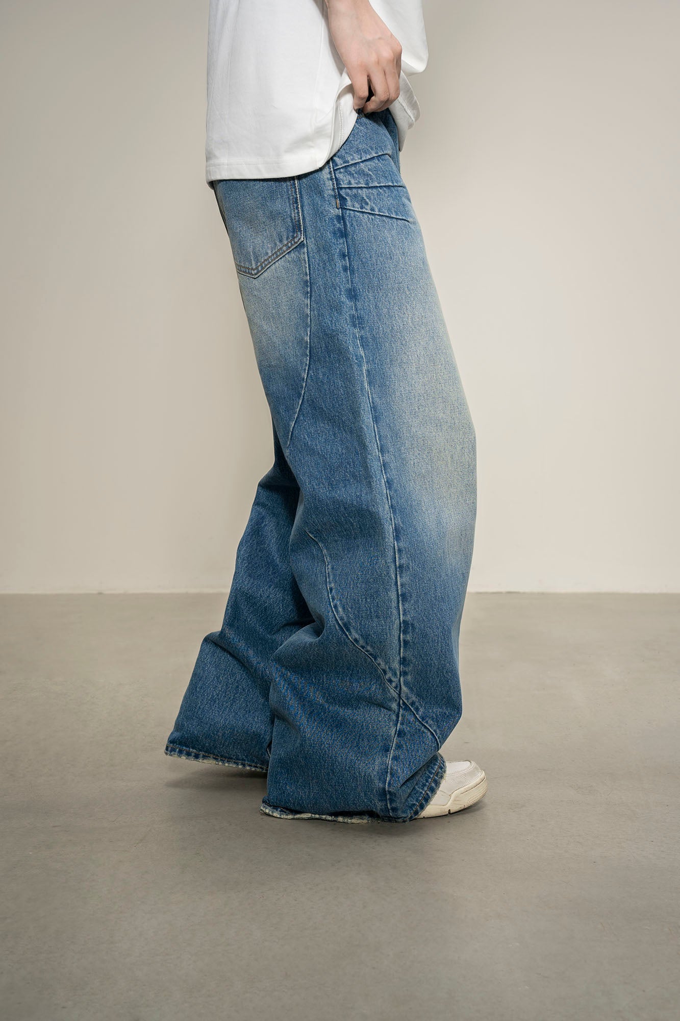 MAKEMORE Washed Pintuck Wide-Leg Jeans-Jeans-S-Blue-Free Shipping Leatheretro