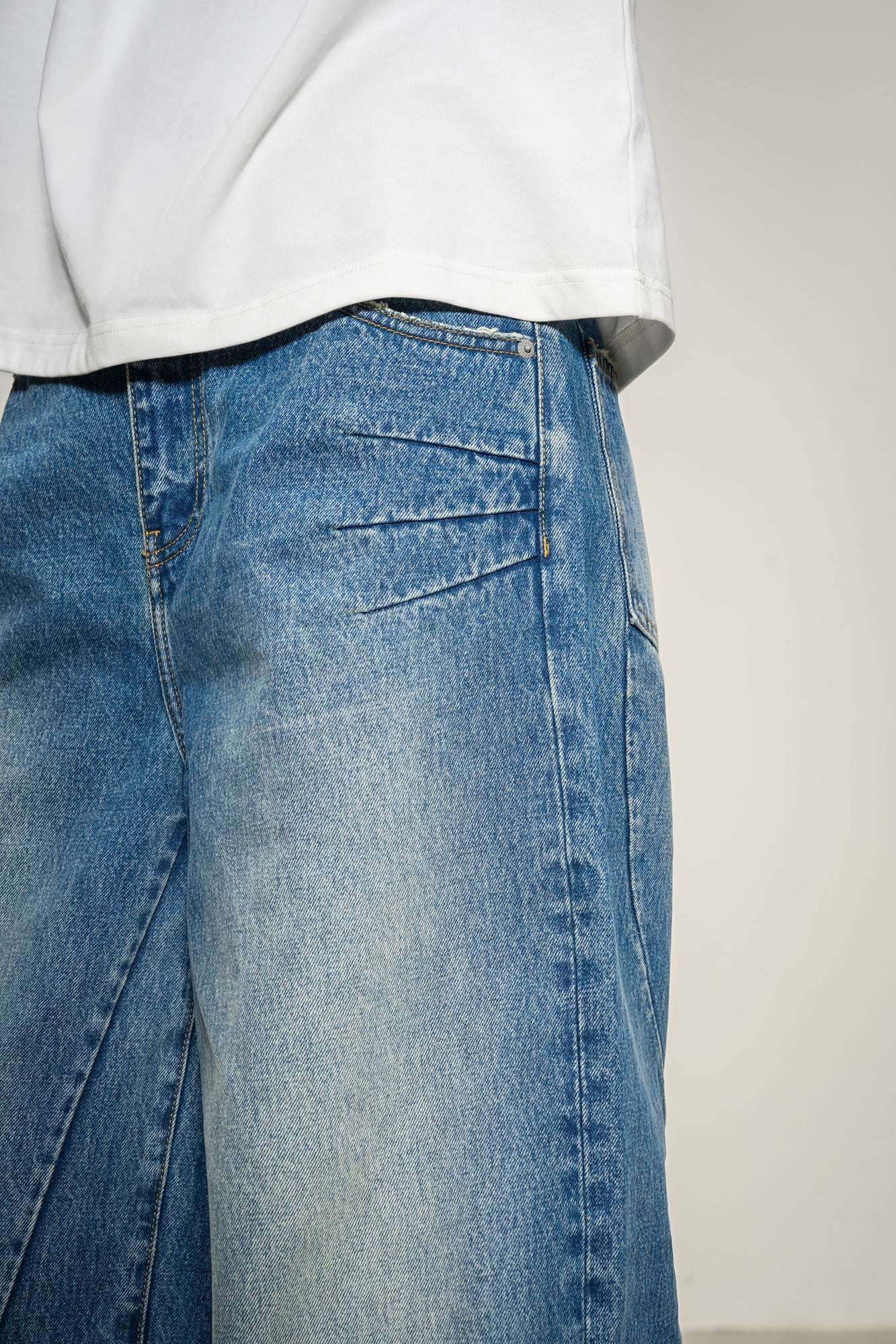 MAKEMORE Washed Pintuck Wide-Leg Jeans-Jeans-S-Blue-Free Shipping Leatheretro
