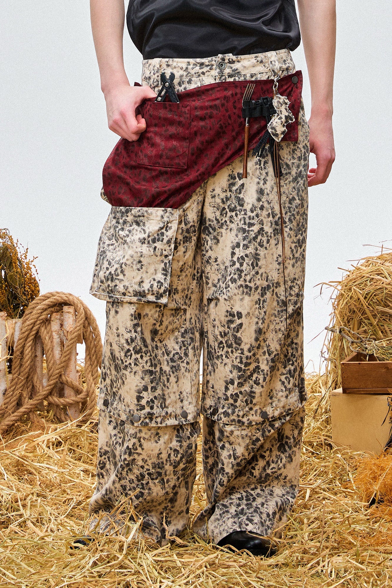 OIPWORD Retro Leopard Detachable Panel Cargo Jeans-Jeans-S-Free Shipping Leatheretro