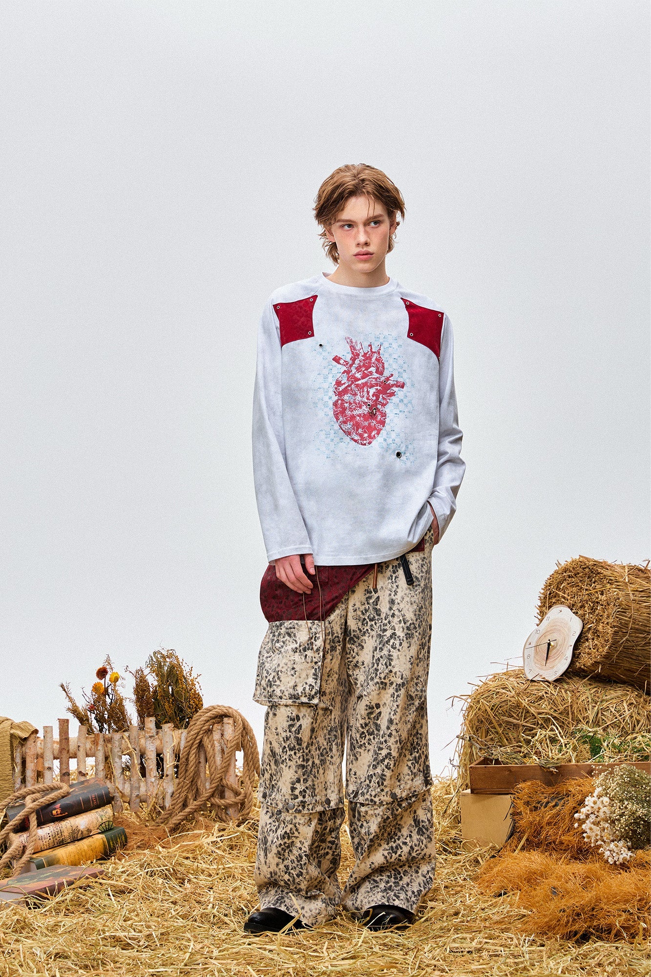 OIPWORD Heart Graphic Appliqu¨¦ Long-Sleeve Tee-L/S Tee-S-Free Shipping Leatheretro