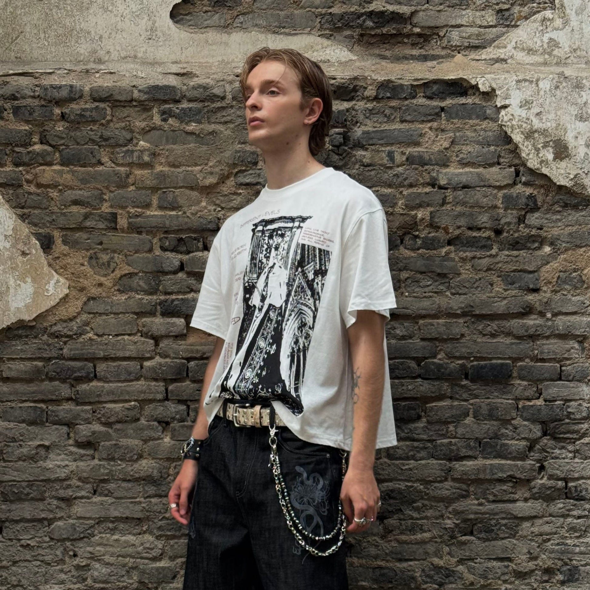 LUUUCAM Crowned King Graphic T-Shirt-T Shirt-S-Free Shipping Leatheretro