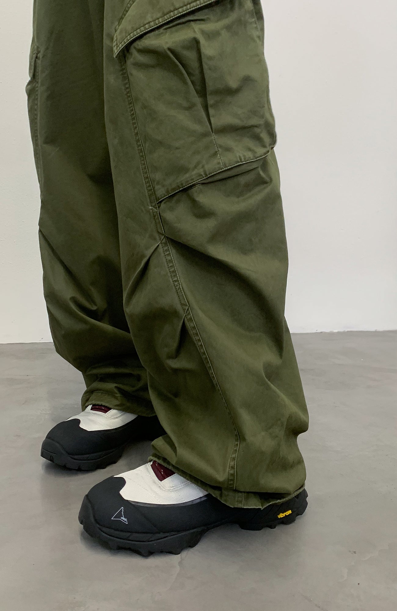 ROARINGWILD A ARCH Classic Utility Parachute Pants-Pants-XS-Green-Free Shipping Leatheretro