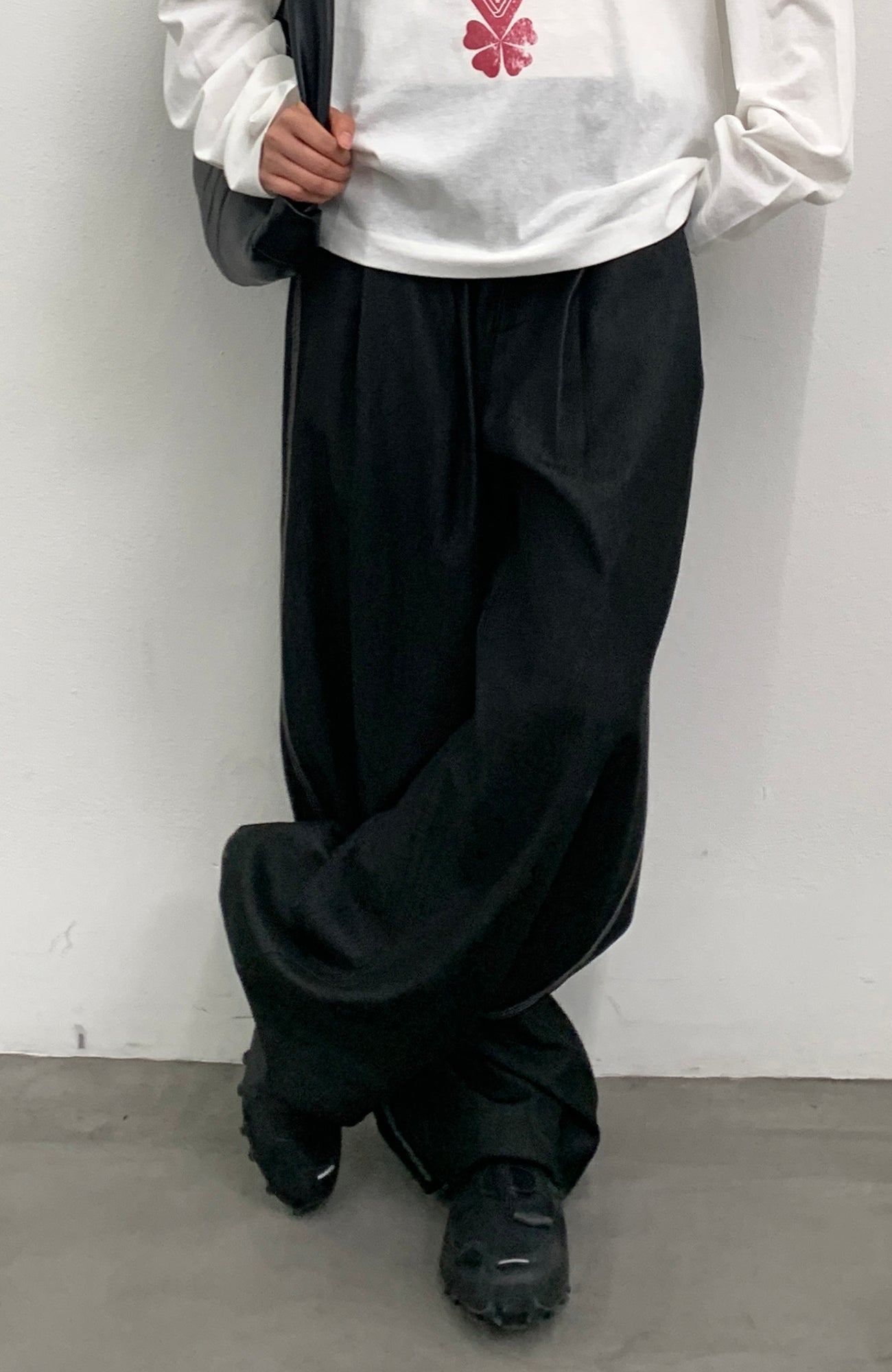 ROARINGWILD A ARCH Embroidered LOGO Draped Oversized Pants-Pants-XS-Black-Free Shipping Leatheretro