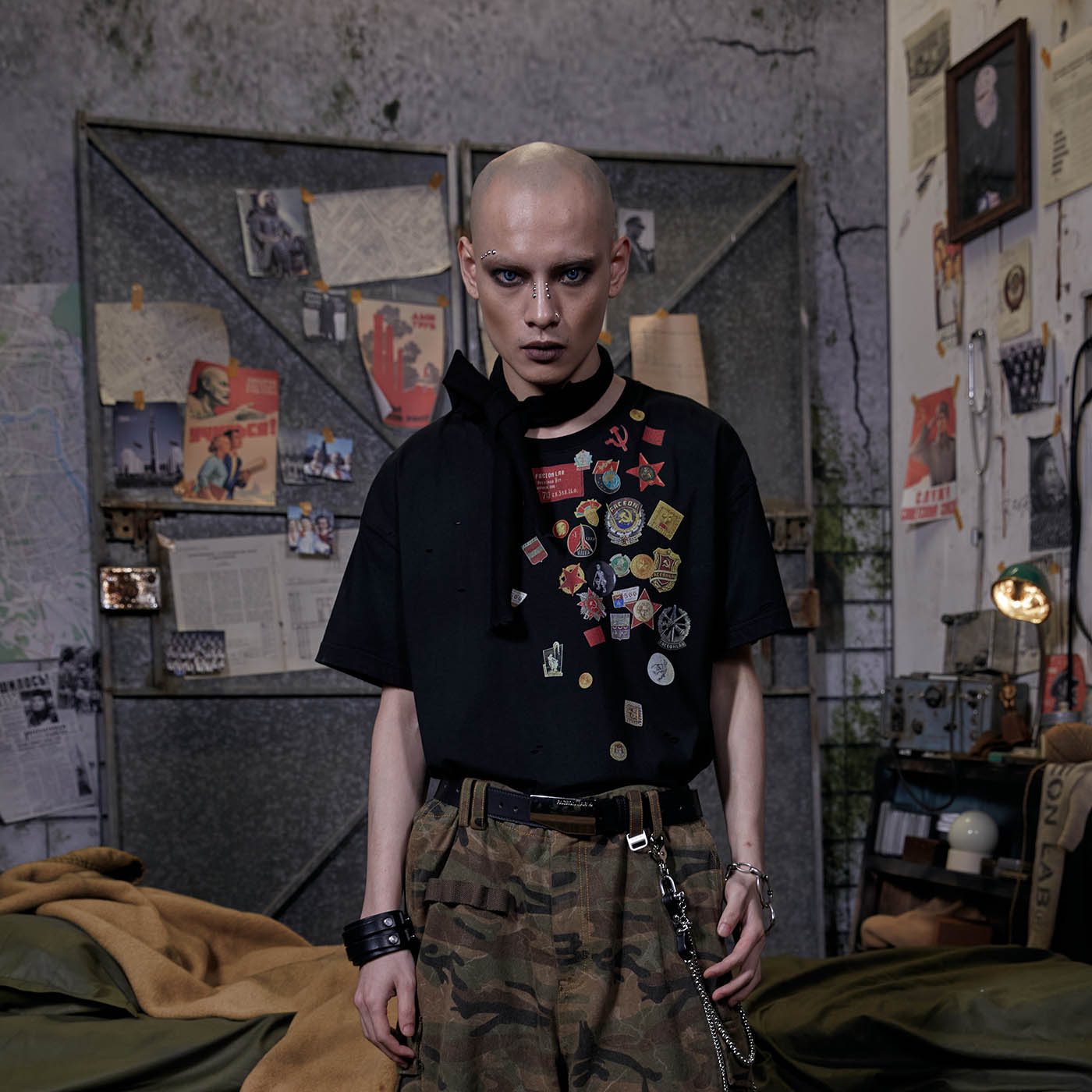 FACEONLAB Distressed LOGO Medal T-shirt Black-T Shirt-M-Free Shipping Leatheretro