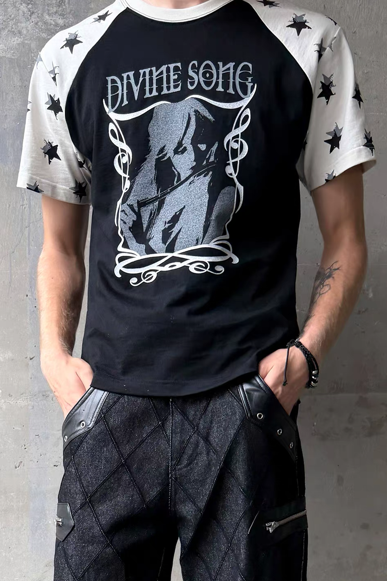 ESAIAS Contrast Star Glitter Graphic T-Shirt-T Shirt-S-Free Shipping Leatheretro