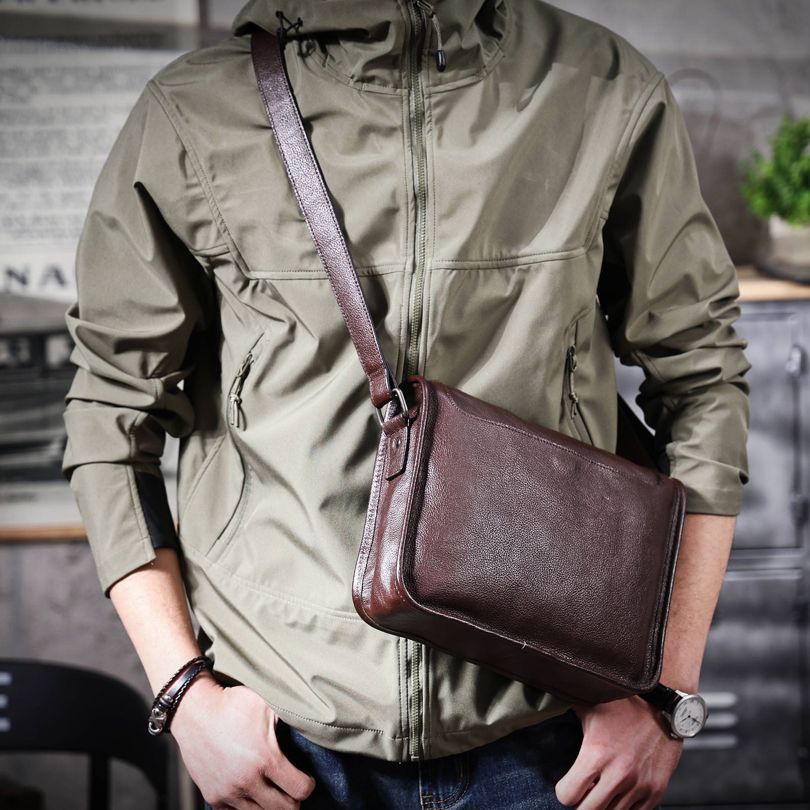 Men's Vintage Messenger Bag - Handmade Full-Grain Vegetable-Tanned Leather Messenger Bag-Messenger Bags-Coffee-Free Shipping Leatheretro