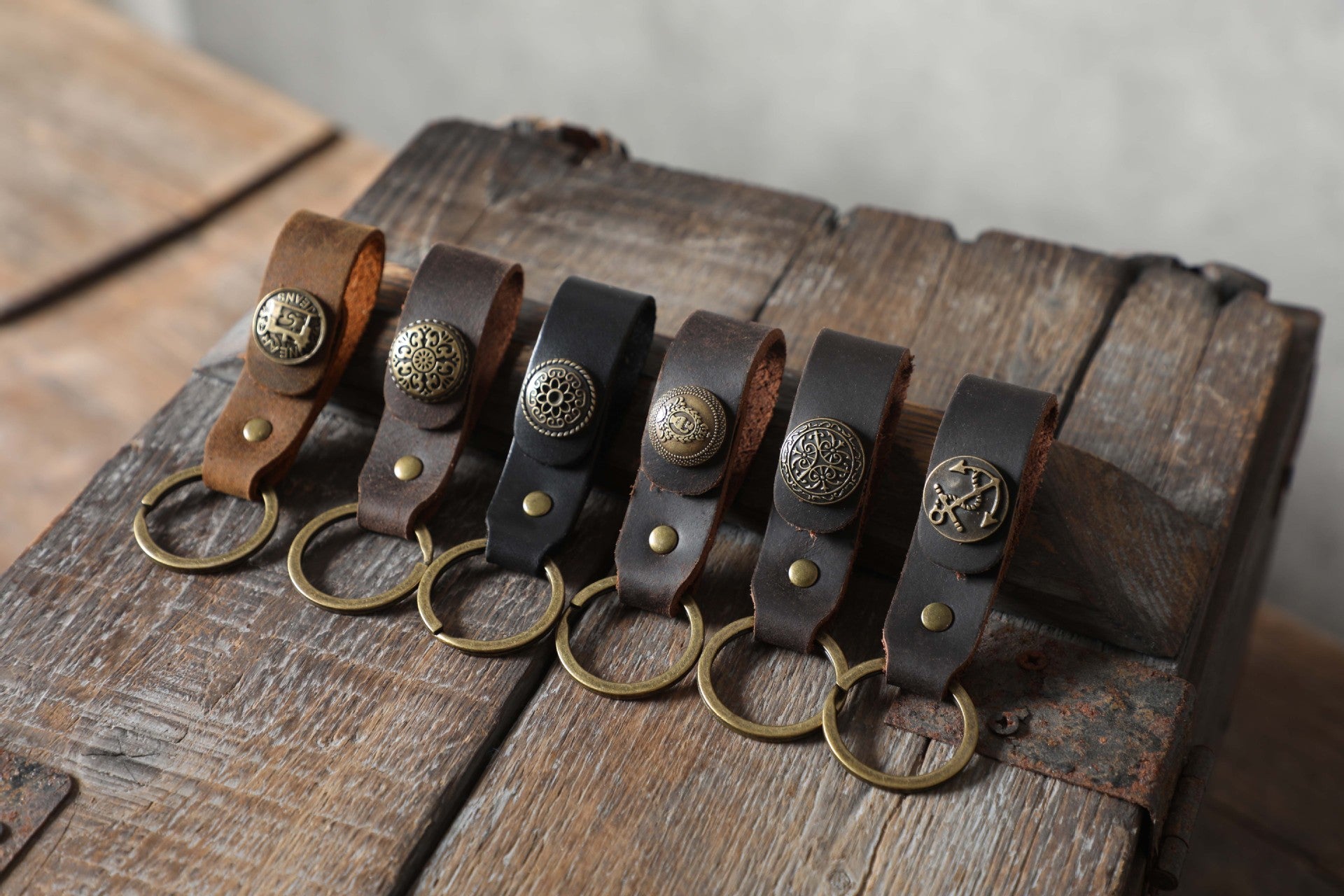 6pcs/set Handmade Vintage Leather Keychain & Car Key Case Set-Keychains-Random-Free Shipping Leatheretro