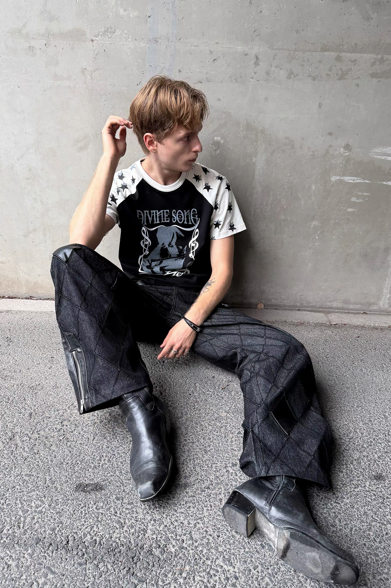 ESAIAS Contrast Star Glitter Graphic T-Shirt-T Shirt-S-Free Shipping Leatheretro