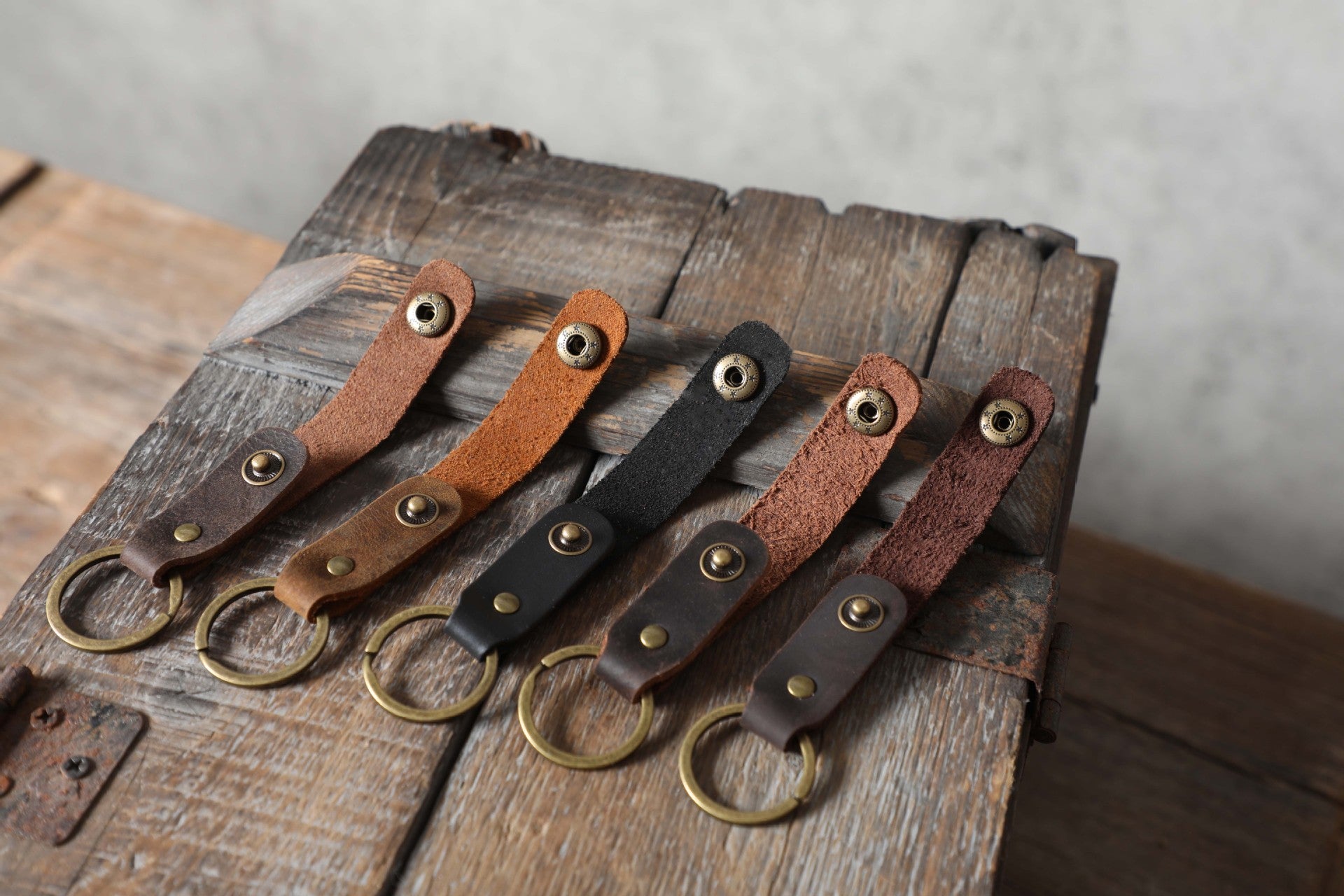 6pcs/set Handmade Vintage Leather Keychain & Car Key Case Set-Keychains-Random-Free Shipping Leatheretro