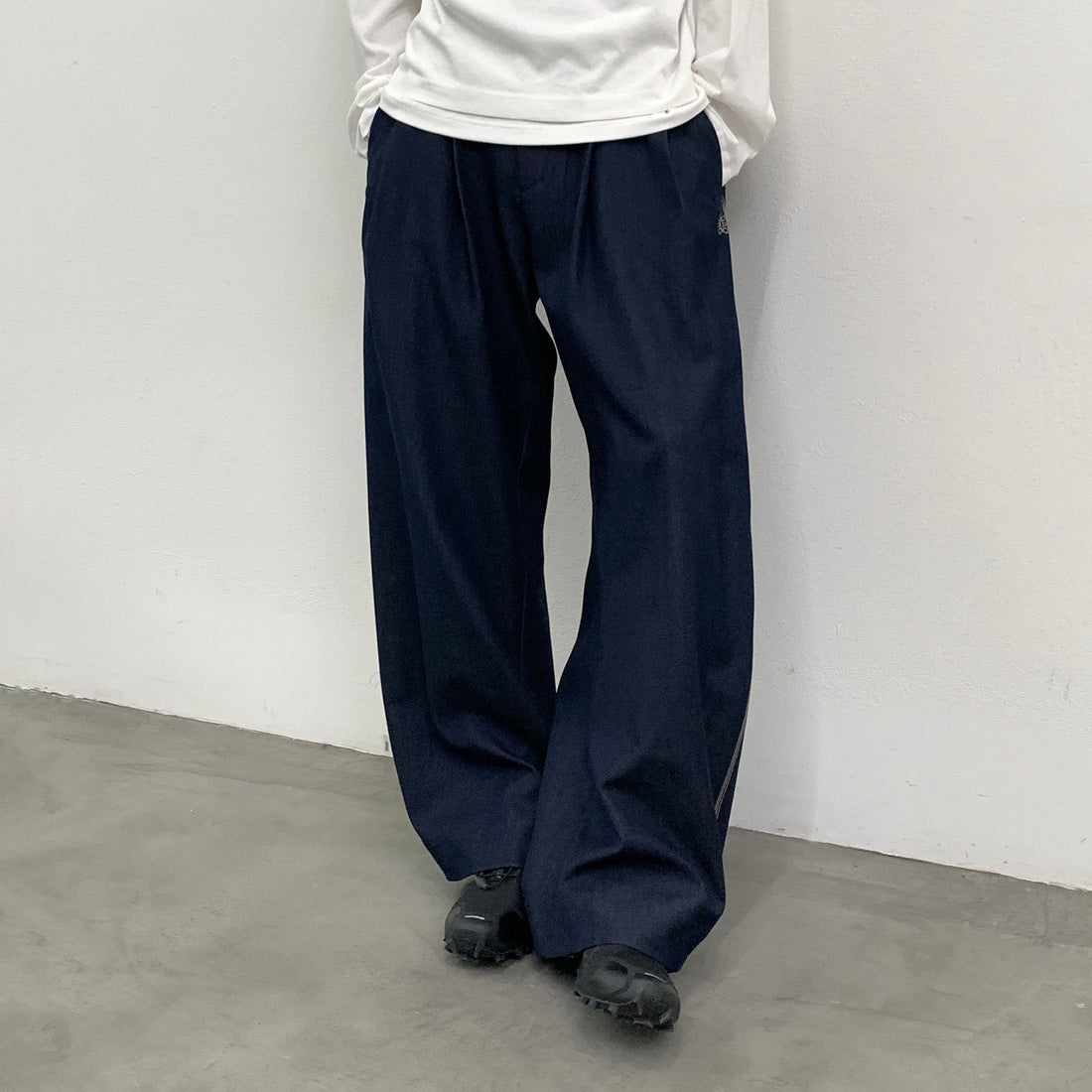 ROARINGWILD A ARCH Embroidered LOGO Draped Oversized Pants-Pants-XS-Black-Free Shipping Leatheretro