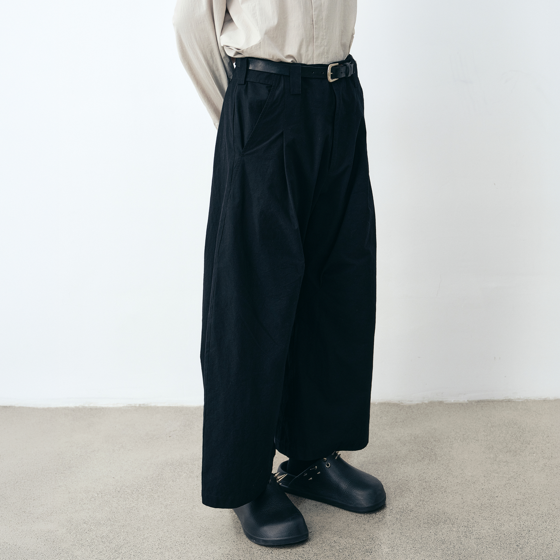 GRAINMUSTARD Pleated Wide-Leg Curved Cropped Pants-Pants-XS-Free Shipping Leatheretro