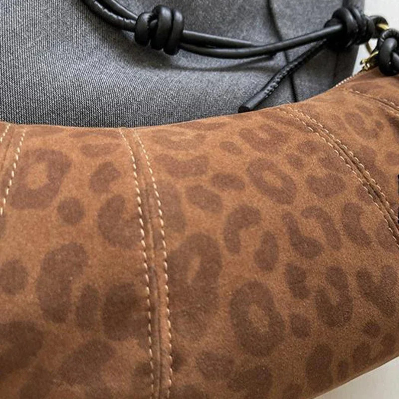 Dumpling-shaped Croissant Shoulder Bag - Texture Versatile Velvet Zipper Handbag-Shoulder Bag-Brown-Free Shipping Leatheretro