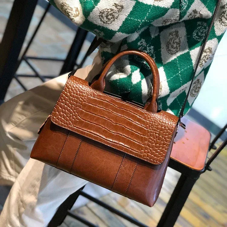 Women's Cowhide Leather Crossbody Bag - Retro Large Capacity Handbag-Handbags-Coffee-Free Shipping Leatheretro